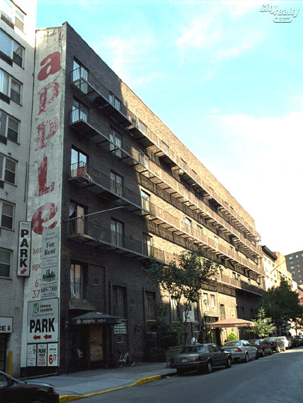 321 East 22nd Street apartments