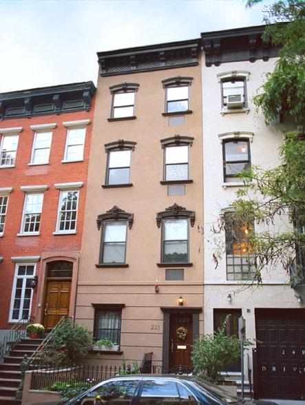 221 East 31st Street apartments