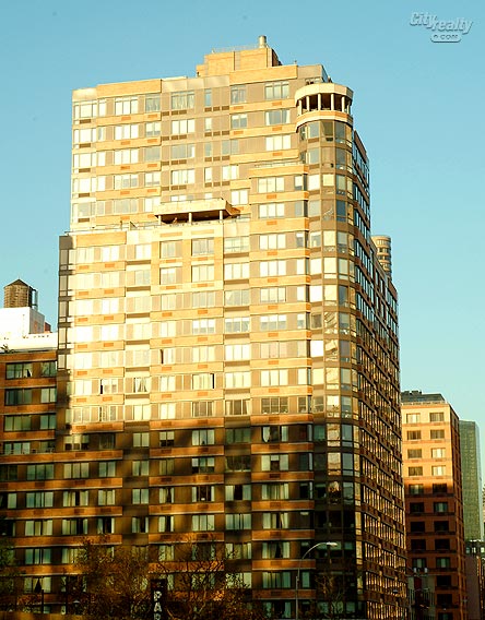 Archstone Kips Bay - 377 East 33rd Street apartments