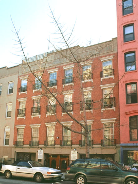 220 East 5th Street apartments