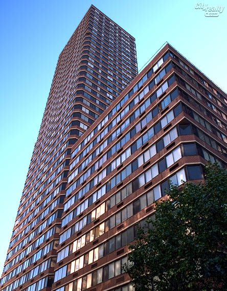 The Saratoga - 330 East 75th Street apartments