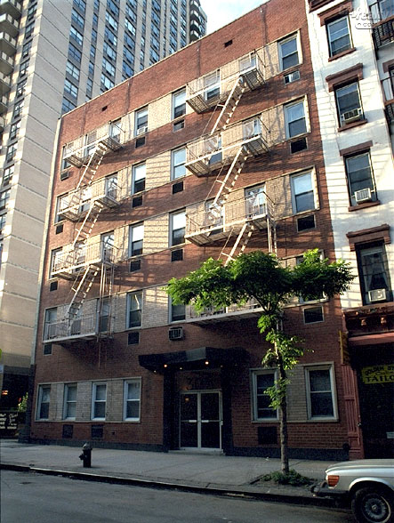 305 East 83rd Street apartments