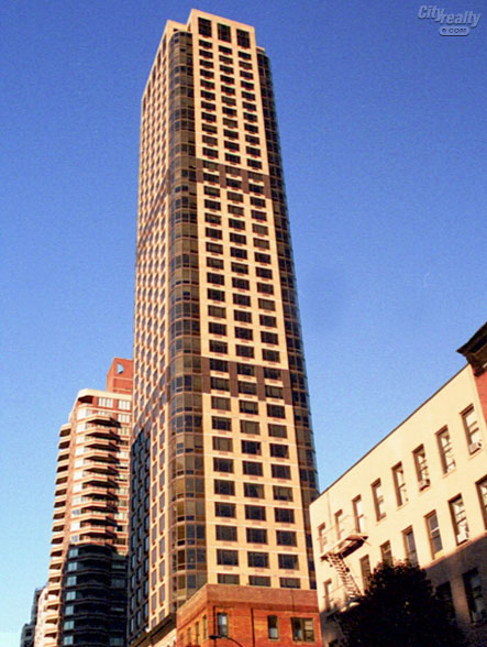 The Strathmore - 400 East 84th Street apartments
