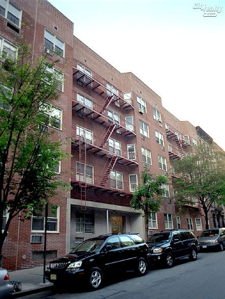 The Chapin House - 530 East 84th Street apartments