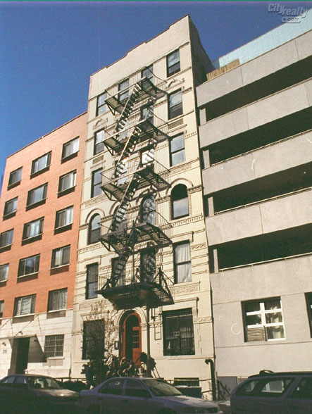 323 East 8th Street apartments