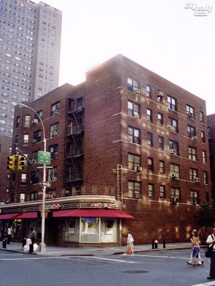 The Hamilton - 60 East 9th Street apartments