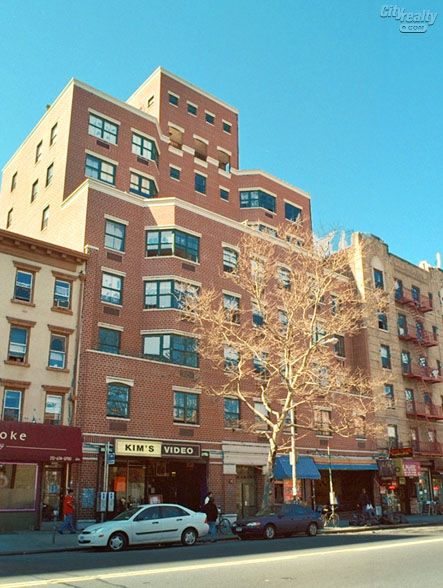 85 Avenue A apartments