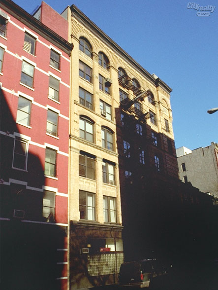 27 Bleecker Street apartments