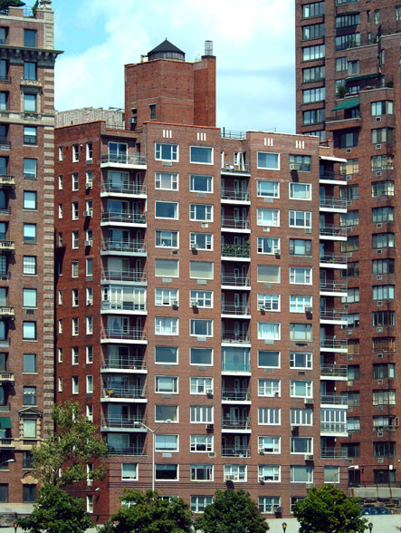 River Edge House - 33 East End Avenue apartments