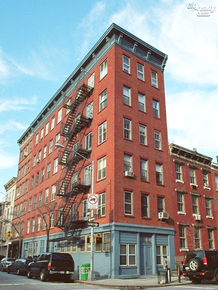 799 Greenwich Street apartments