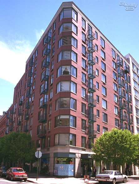 Reade House - 311 Greenwich Street apartments