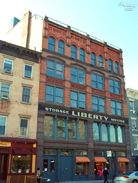 571 Hudson Street apartments