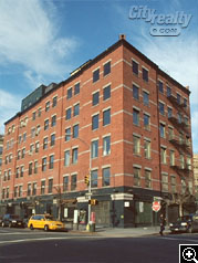 652 Hudson Street
