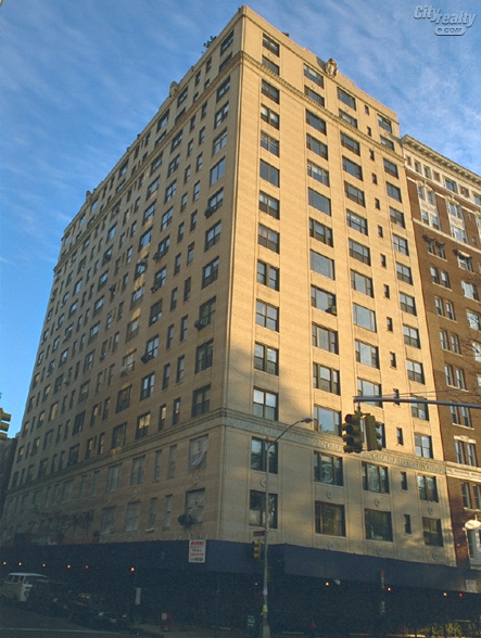 186 Riverside Drive apartments
