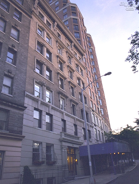 224 Riverside Drive apartments