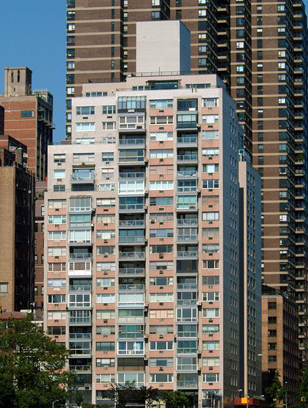35 Sutton Place apartments