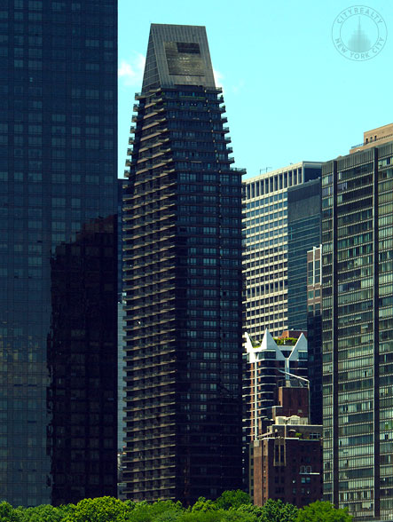 100 United Nations Plaza apartments