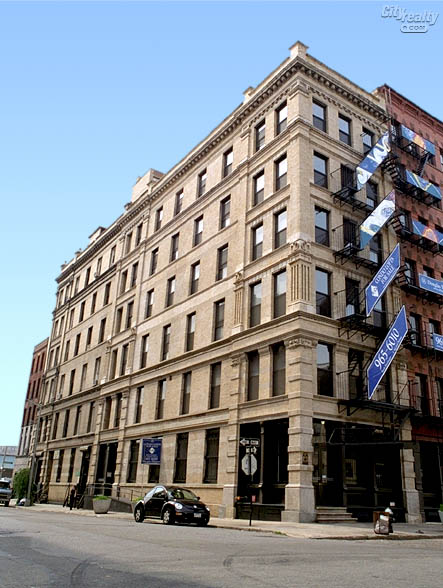 The SoCa Building - 130 Watts Street apartments
