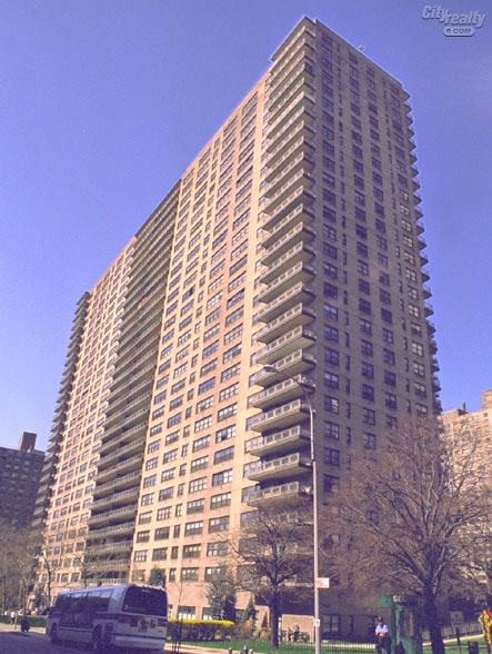 Lincoln Towers - 140 West End Avenue apartments