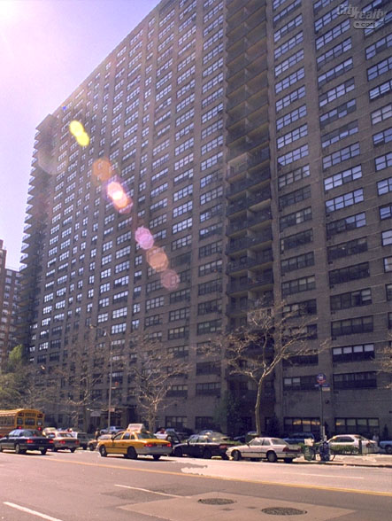 Lincoln Towers - 165 West End Avenue apartments